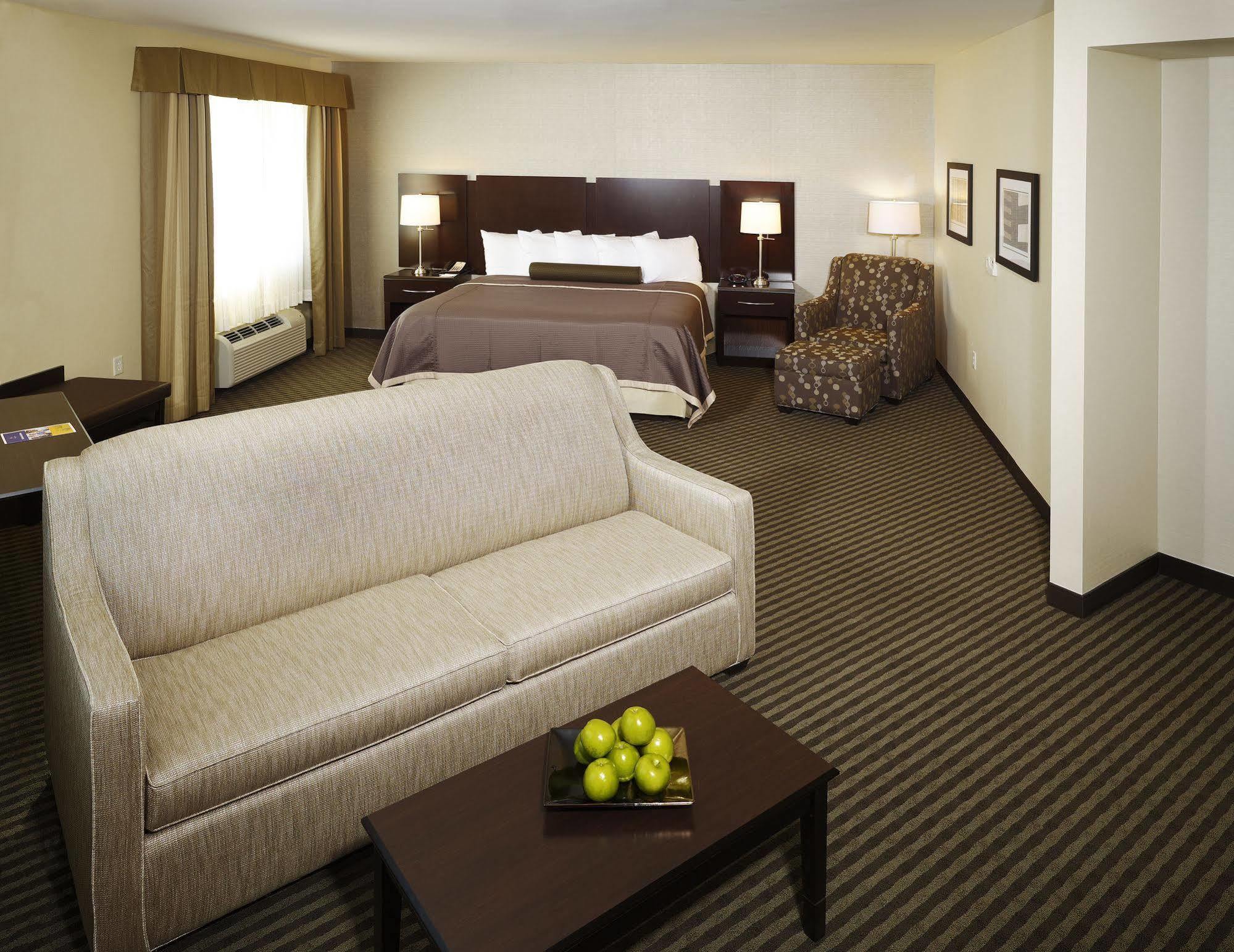 The Prussia Hotel, BW Signature Collection By Best Western King of Prussia Room photo